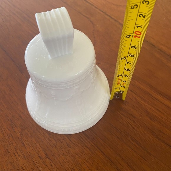 KPM Freiheitsglocke 1950 Freedom Bell White Porcelain Berlin Germany - Picture 13 of 15